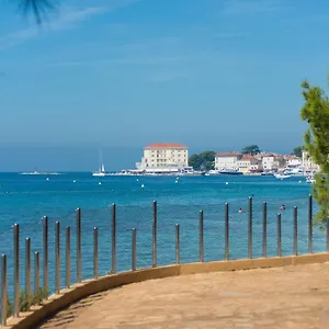 apartments-ulika-porec.in-istria.net/